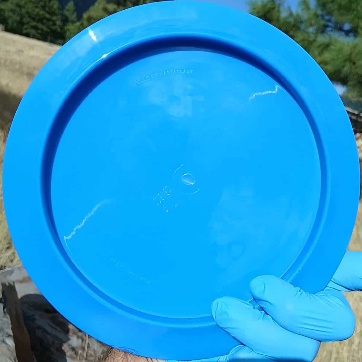 77054001.23 Kastaplast K1 Line Blue Guld disc golf distance driver. back view