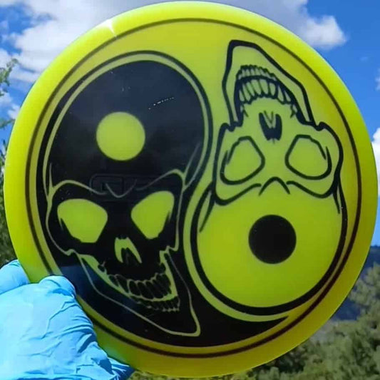017303.01 Lucid Air Getaway Yin Yang Skulls disc golf fairway driver front