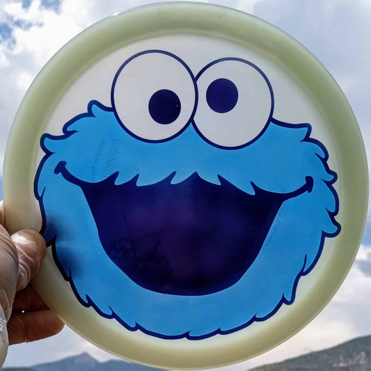 047903.06 Glow Rockstar Cookie Monster sky