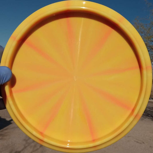 Fuzion Justice Orange Burst Blank Overstable Midrange 176g - Disc Golf Dyes & Design