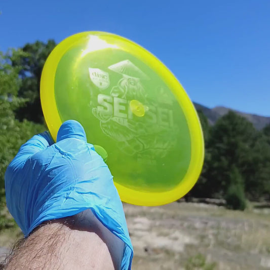 88042501.11 Active Premium Sensei yellow wiped disc golf putter from Discmania. 